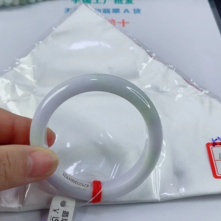 翡翠手镯未镶嵌天然翡翠手镯