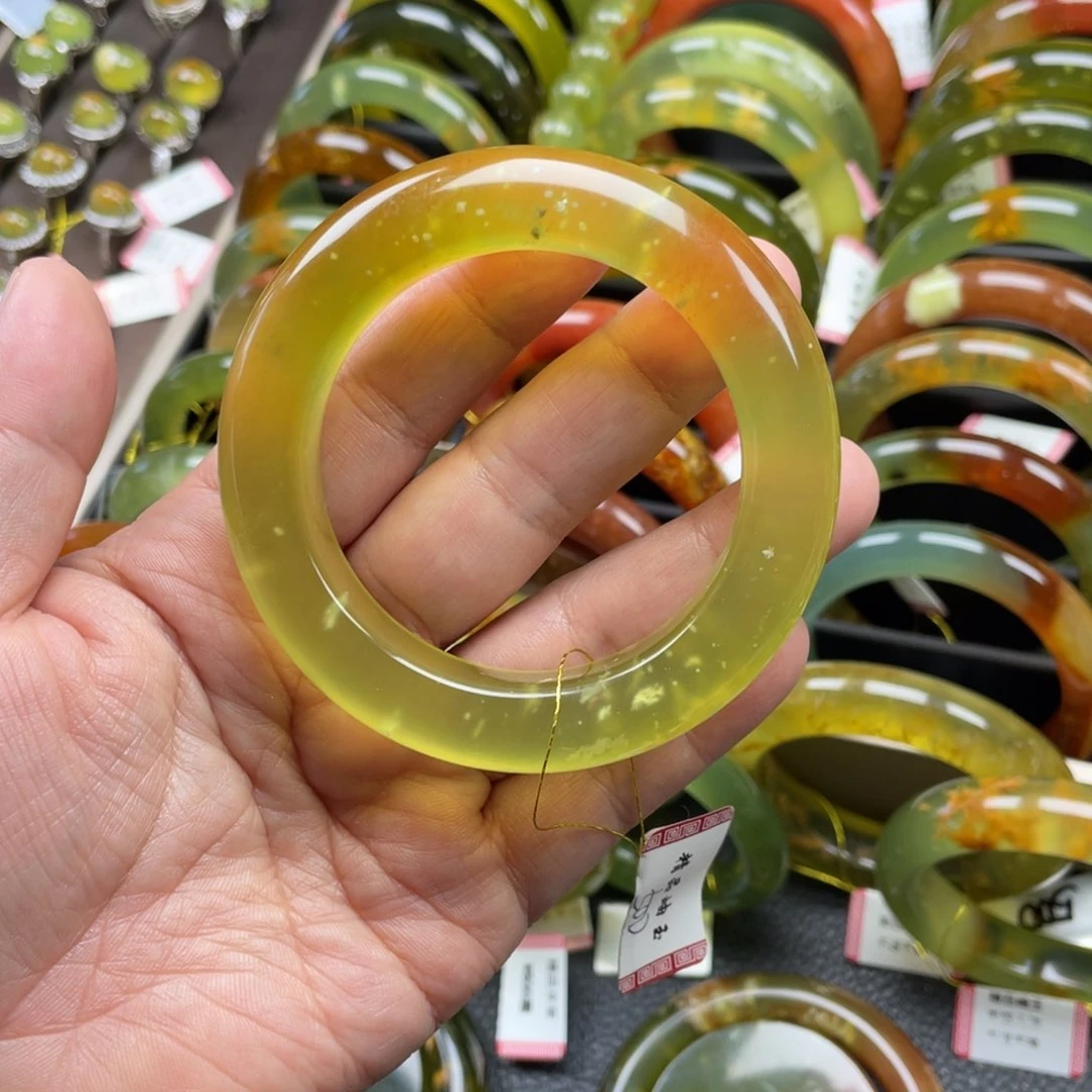 未镶嵌蛇纹石玉手镯有瑕