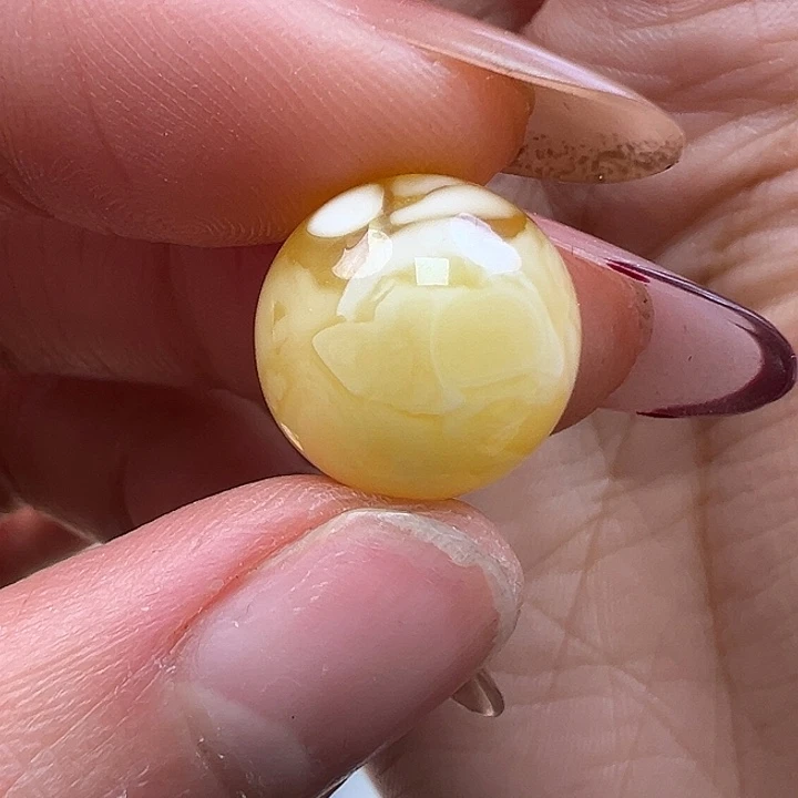 蜜蜡未镶嵌珠宝奇石