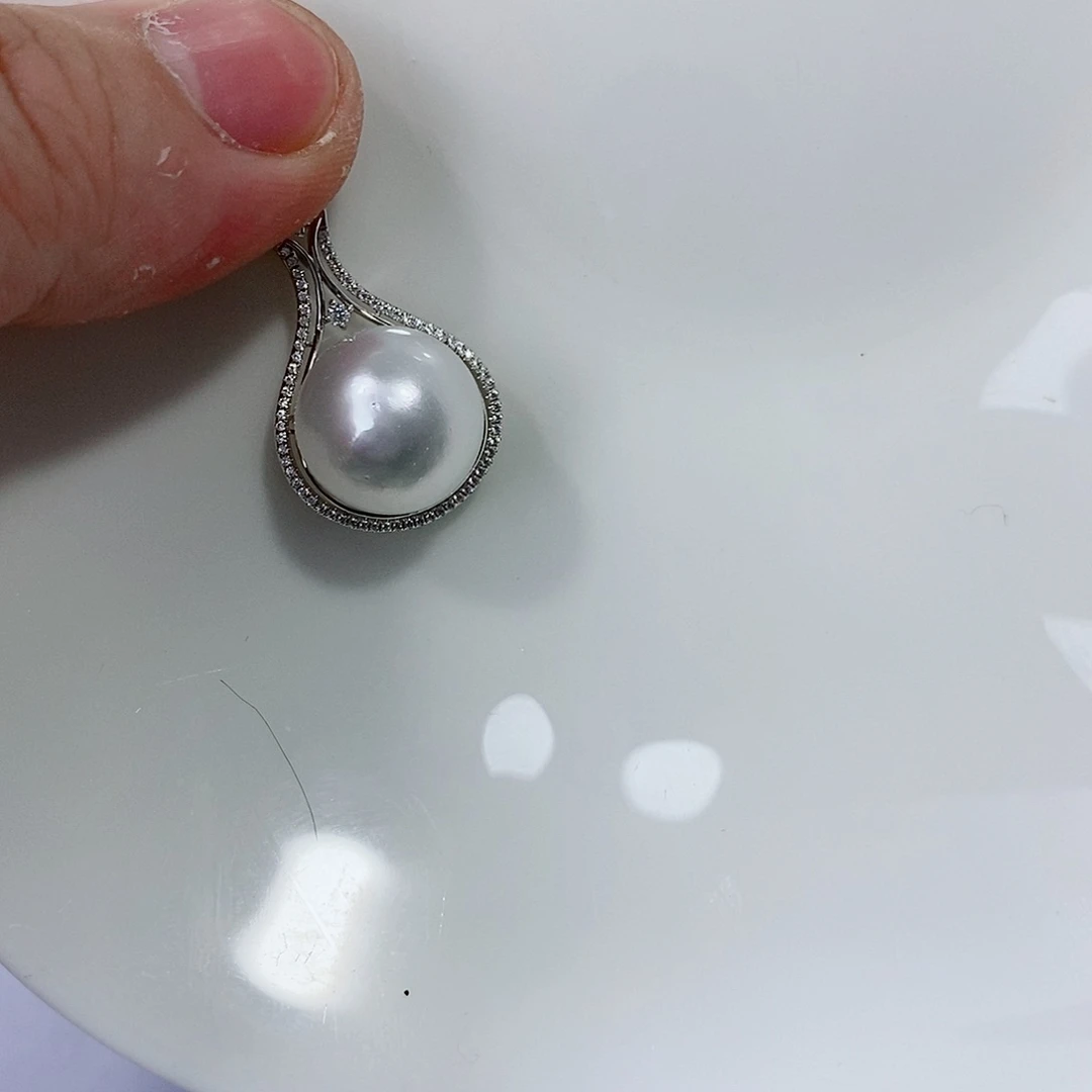 海水珍珠颈饰18K金镶嵌