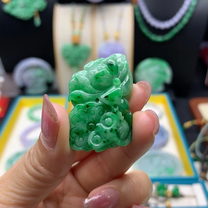 翡翠未镶嵌颈饰翡翠莲蓬