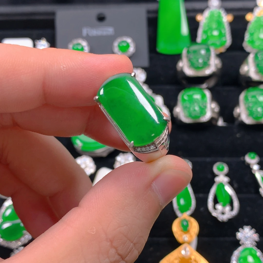 翡翠银S925镶嵌颈饰马鞍