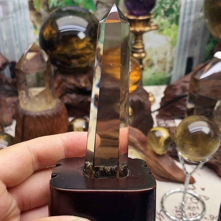 水晶摆件未镶嵌天然黄水晶柱