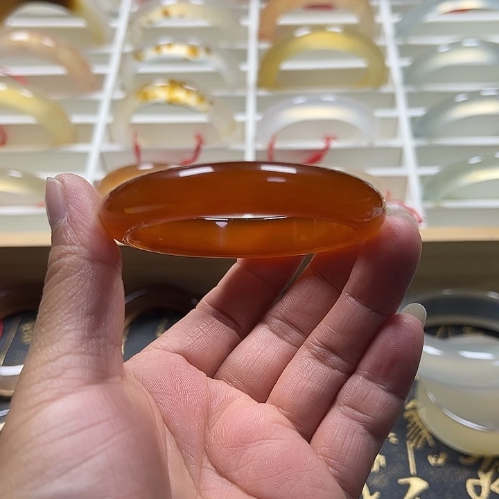 玛瑙/玉髓未镶嵌手镯