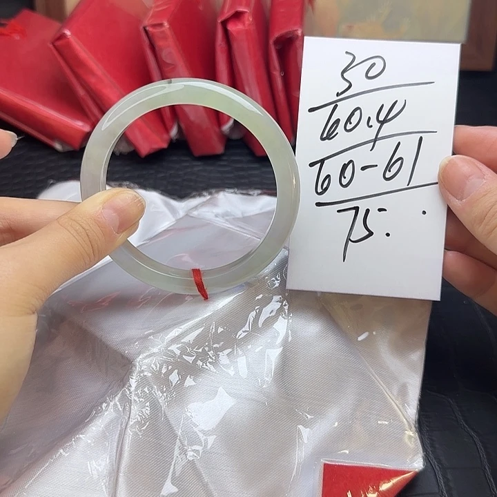 未镶嵌手镯翡翠30