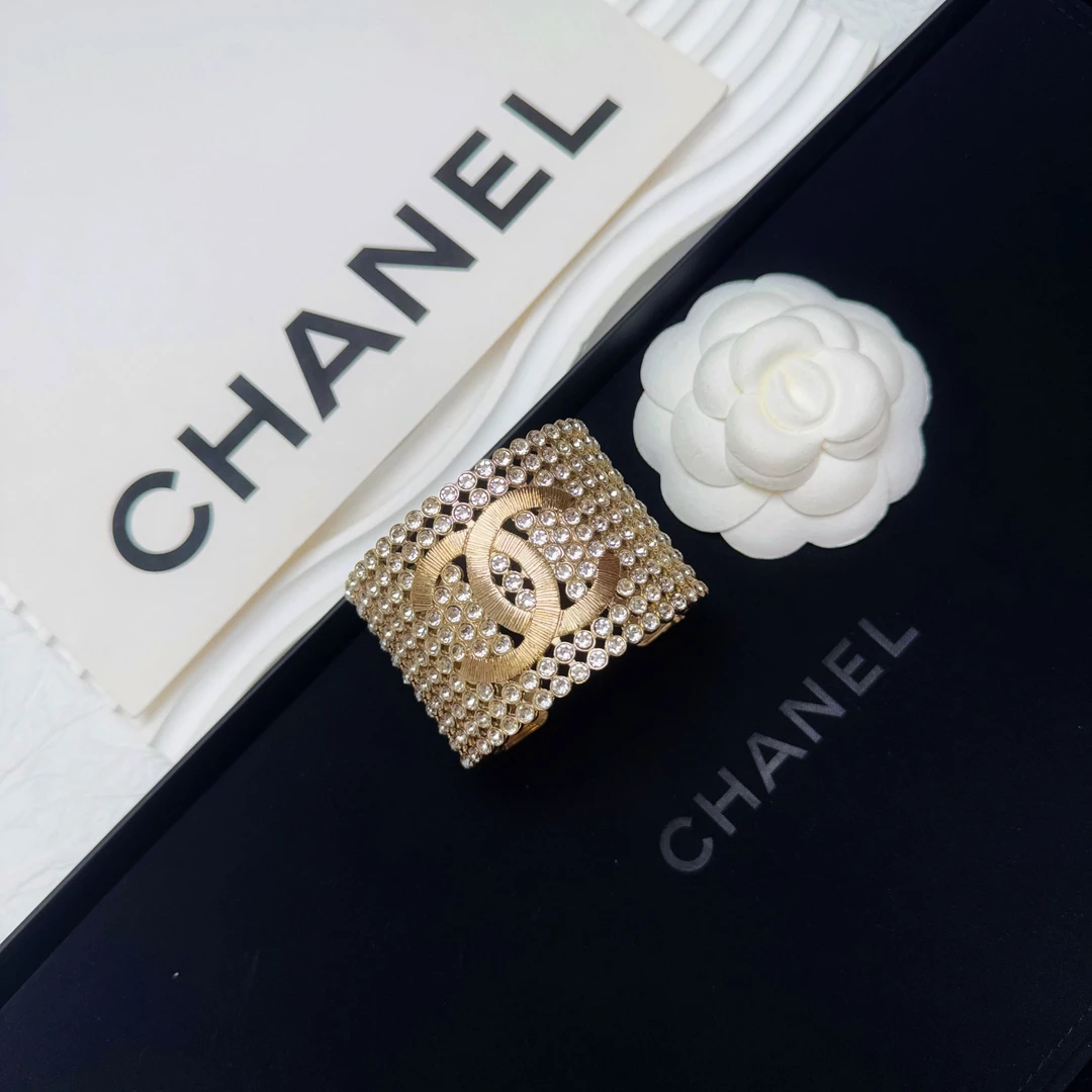 95新 Chanel/香奈儿 柚礼中古/香奈儿素金双C莱茵石手镯CV502001