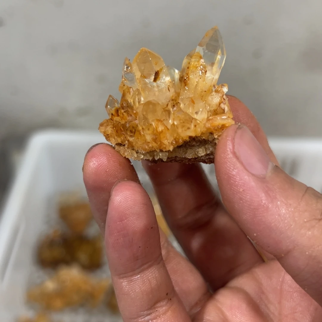 朱***晶未镶嵌珠宝半成品水晶