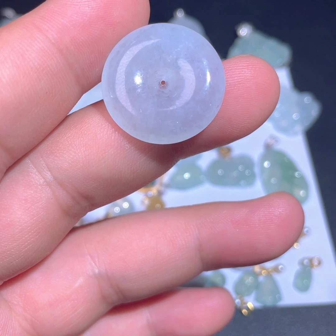 翡翠18K金镶嵌颈饰翡翠