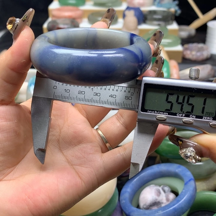 未镶嵌手镯石英质玉