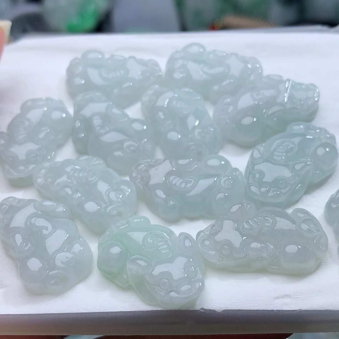 翡翠未镶嵌颈饰发2个