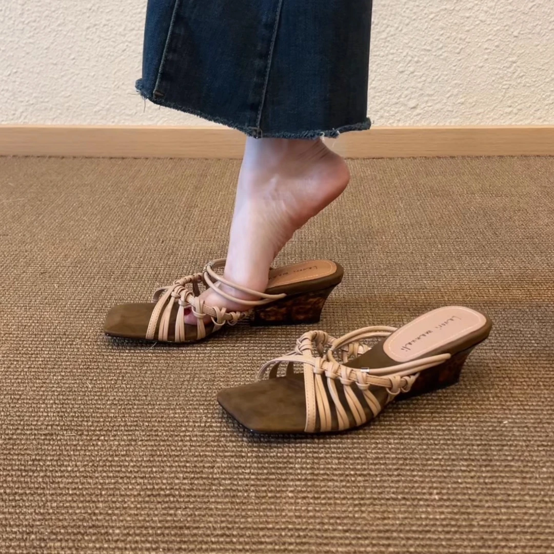 Pokoy-4.5cm浅口坡跟单鞋女舒适百搭通勤外穿细跟浅口鞋