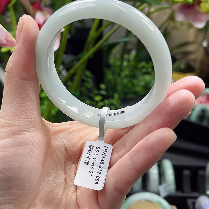 翡翠手镯未镶嵌手镯