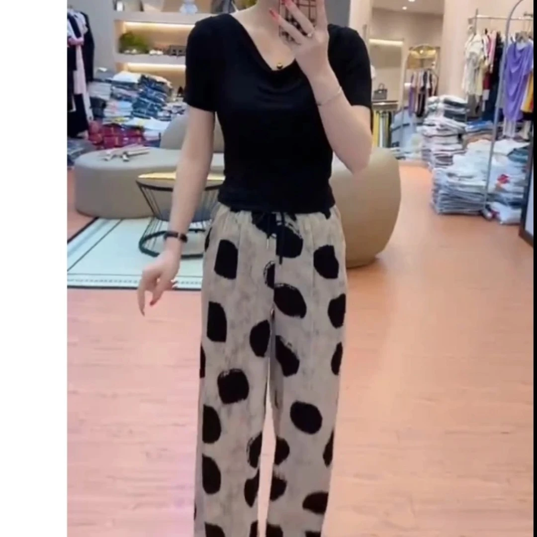 新款简约百搭休闲精品减龄遮肉女装68