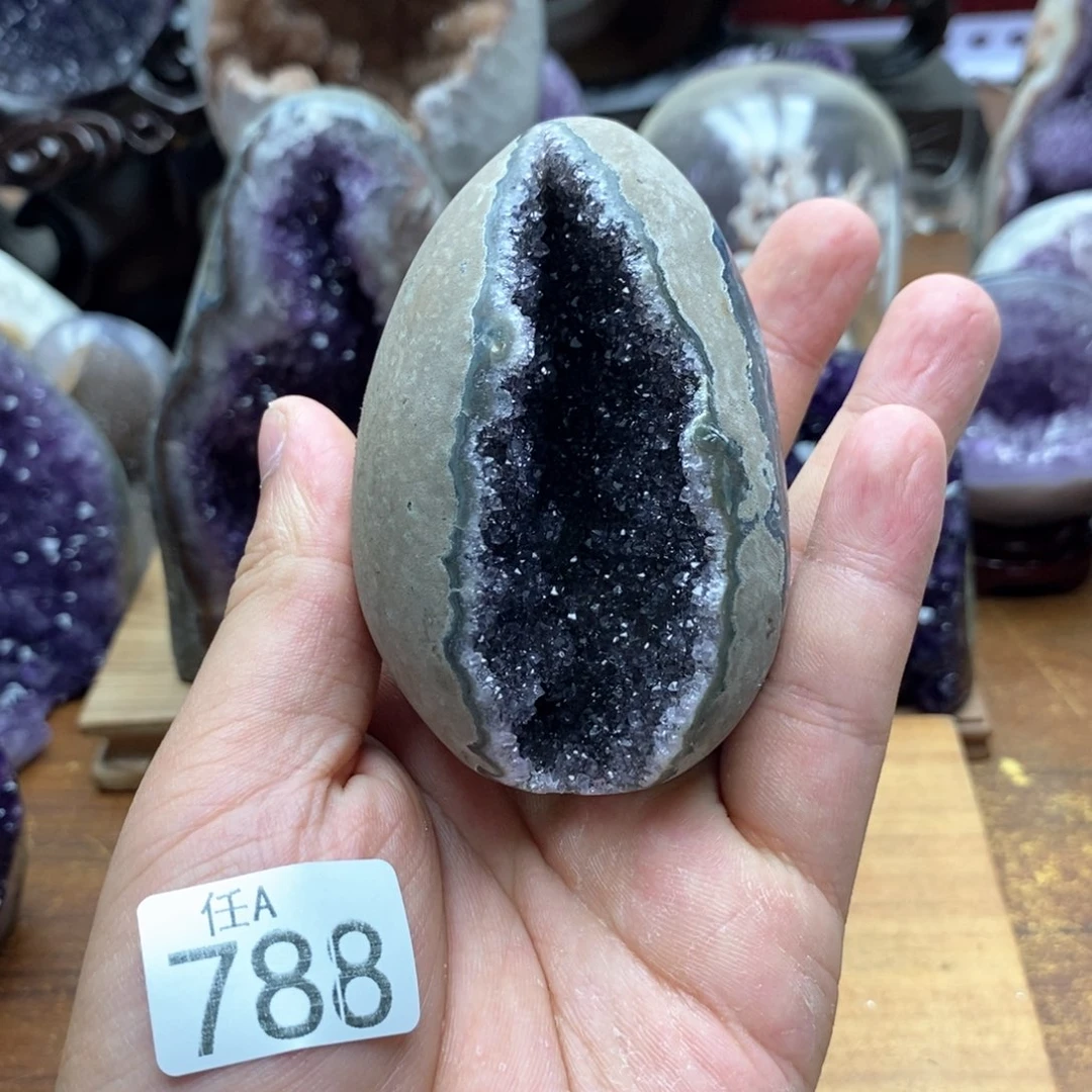 未镶嵌水晶大型摆件（非配饰）