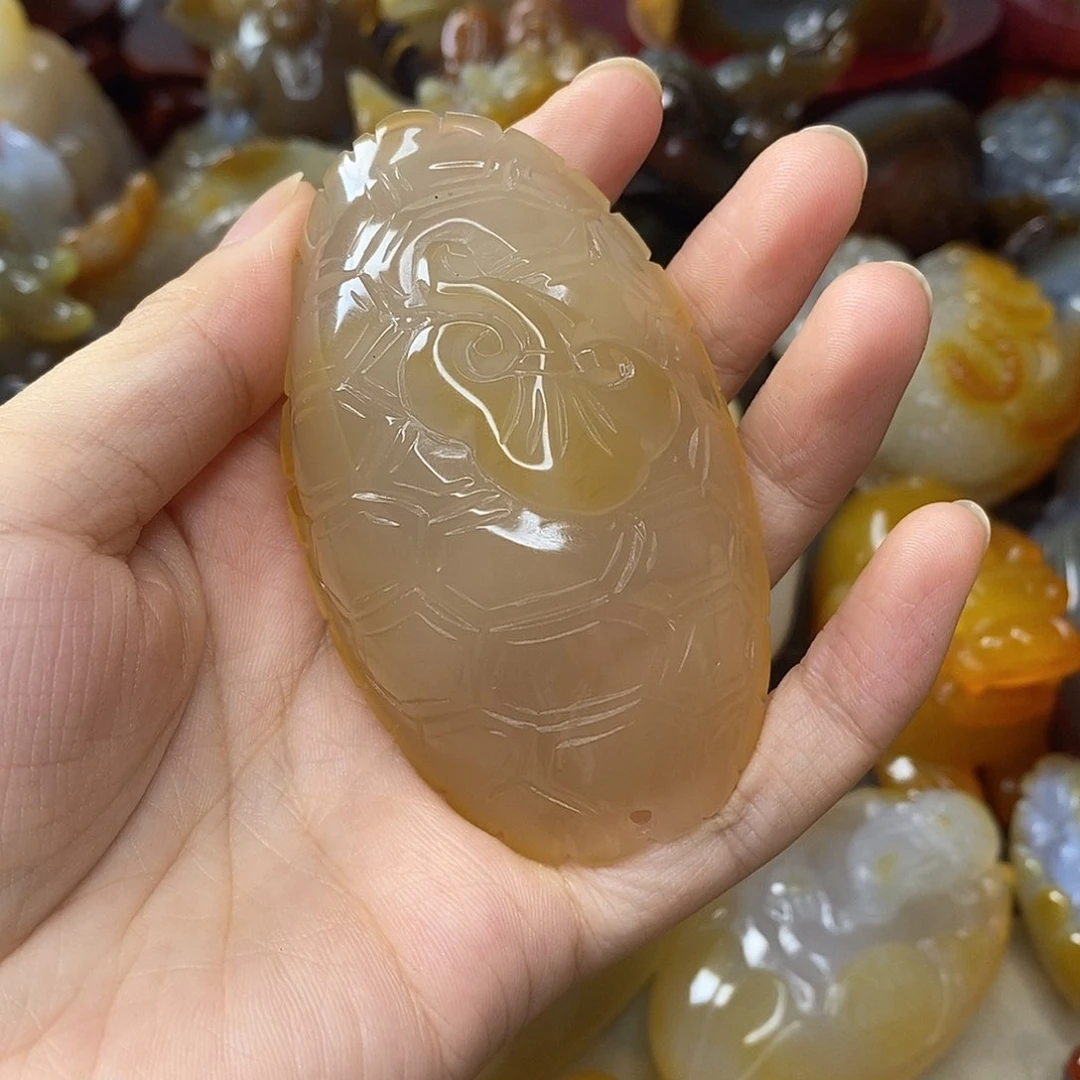 亿***人玛瑙/玉髓手把件未镶嵌