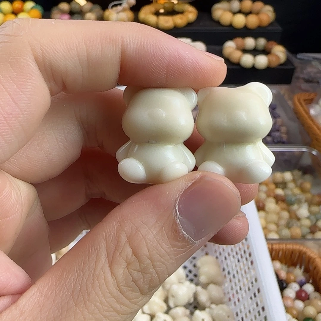 吊坠菩提根/象牙果微瑕疵白色胖熊50颗批发（单价2.5）