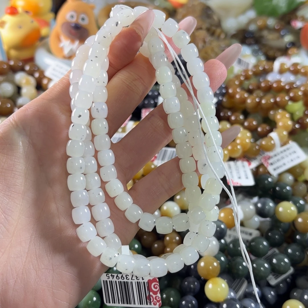 小****和田玉未镶嵌手串拍三发一。40