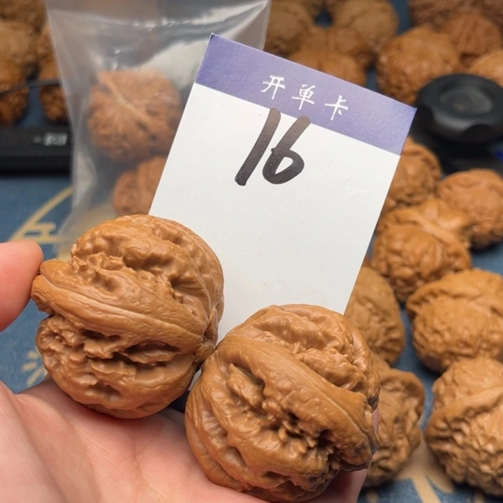 文玩核桃吊坠霸王龙 44全品 16