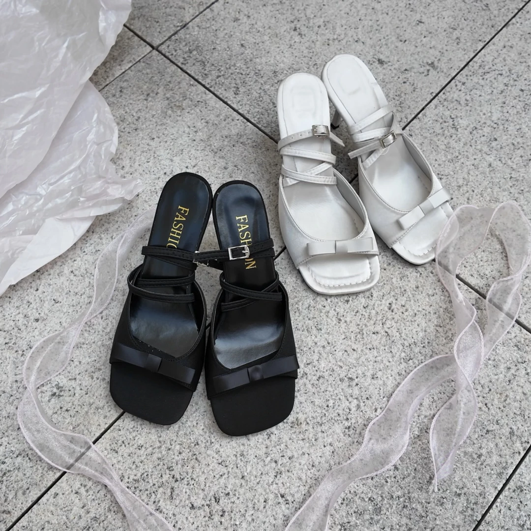 （系带凉鞋版）格雷系蝴蝶结珠光娇憨时髦小高跟凉鞋带绑带