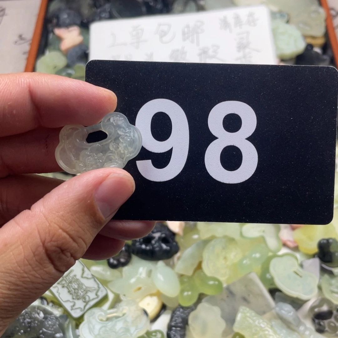 蛇纹石玉合金颈饰