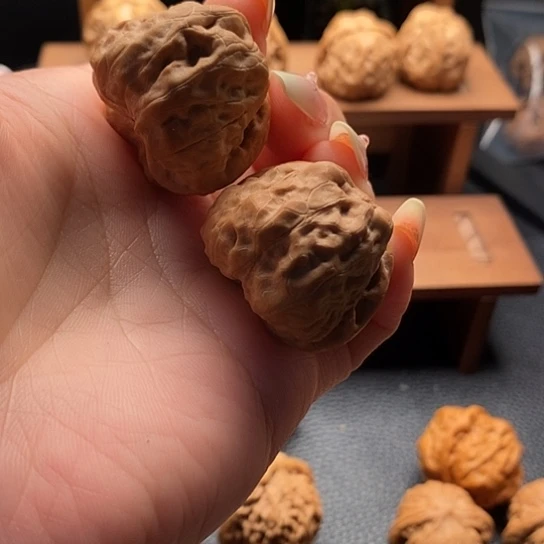文玩核桃把件哇哇手捻