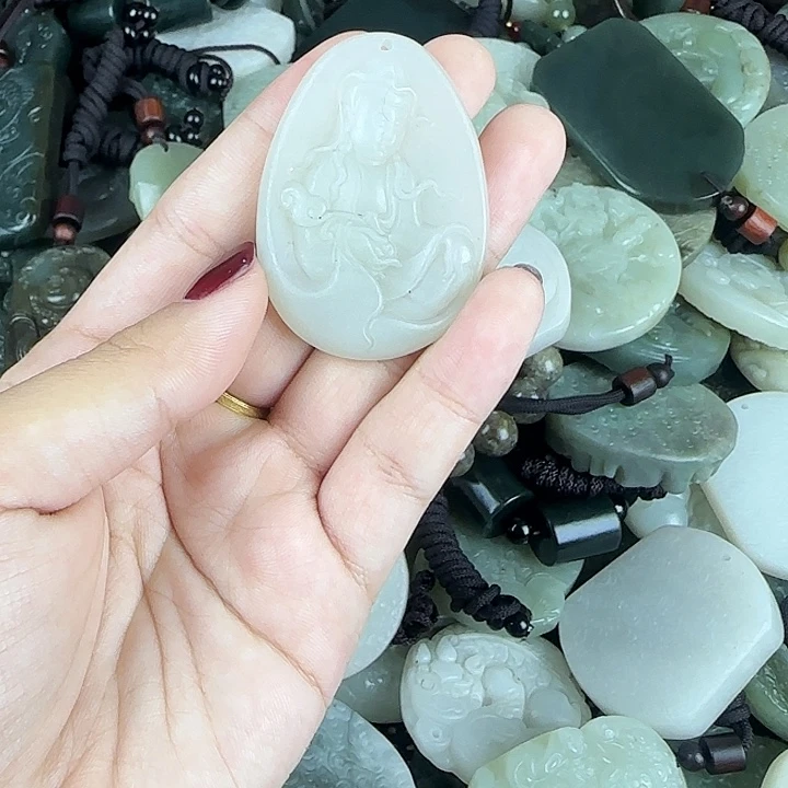 和田玉未镶嵌颈饰