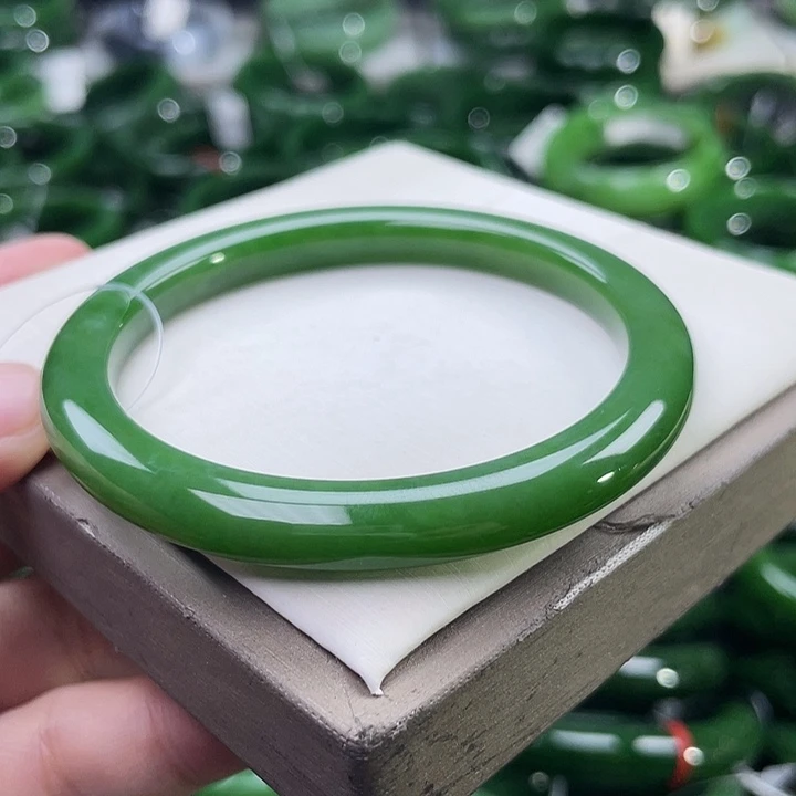 未镶嵌手镯和田玉（碧玉）