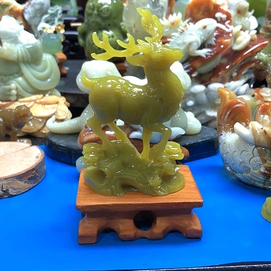 榴***返石材家居装饰摆件一路发