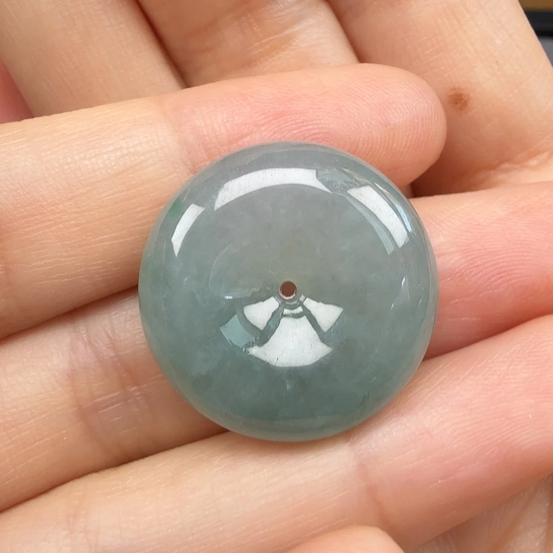 翡翠未镶嵌颈饰平安扣