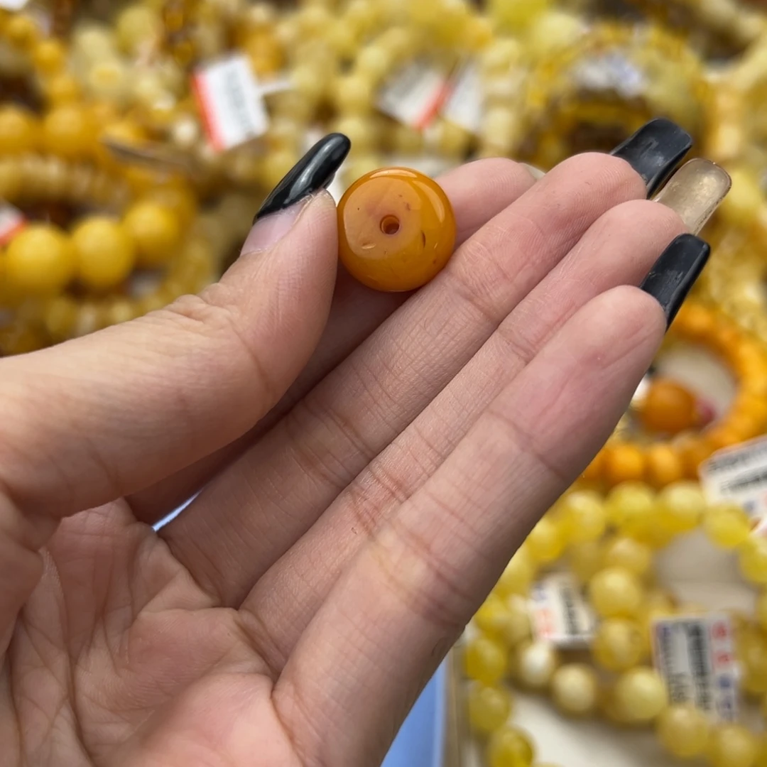 琥珀珠宝奇石未镶嵌