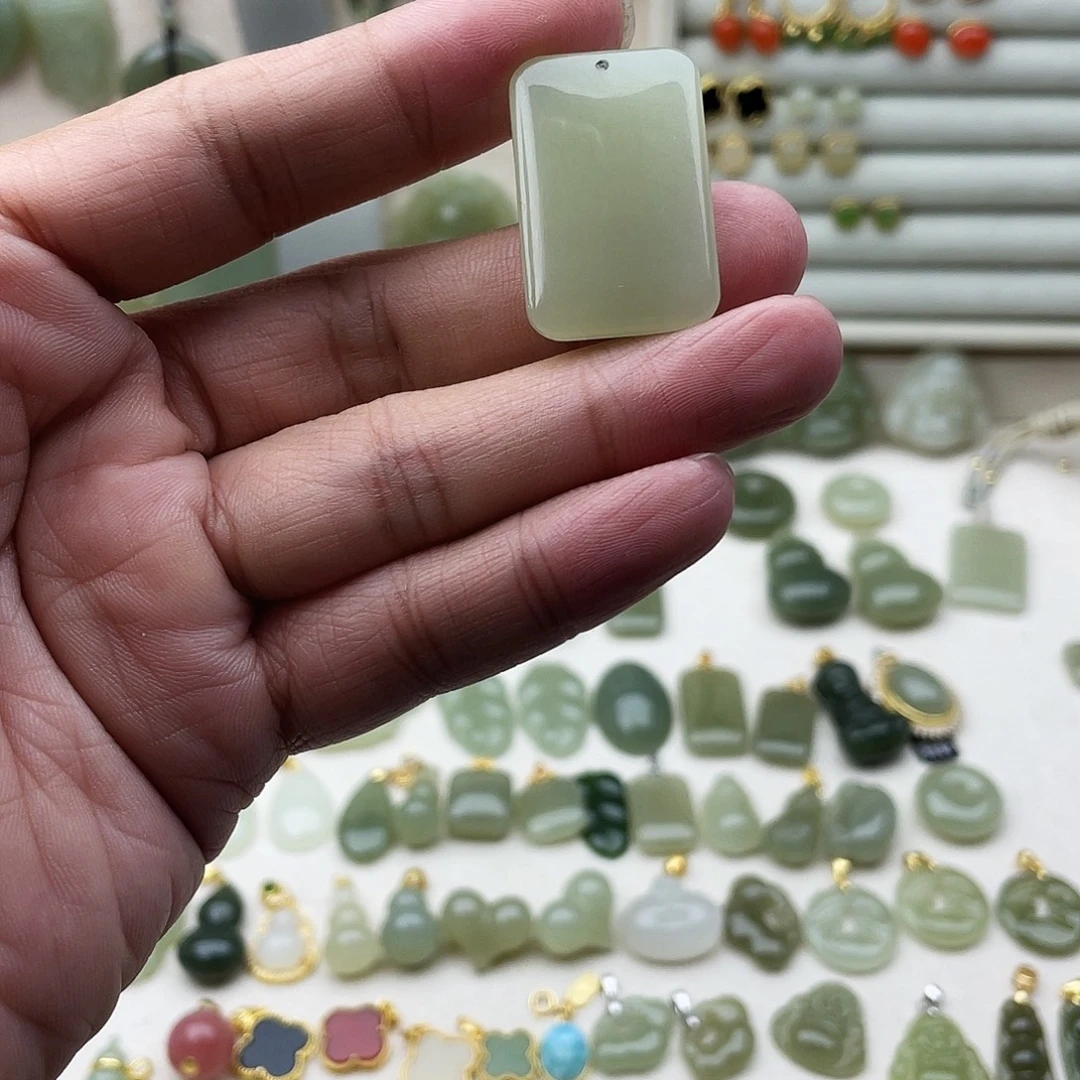 和田玉未镶嵌吊坠(不含链)