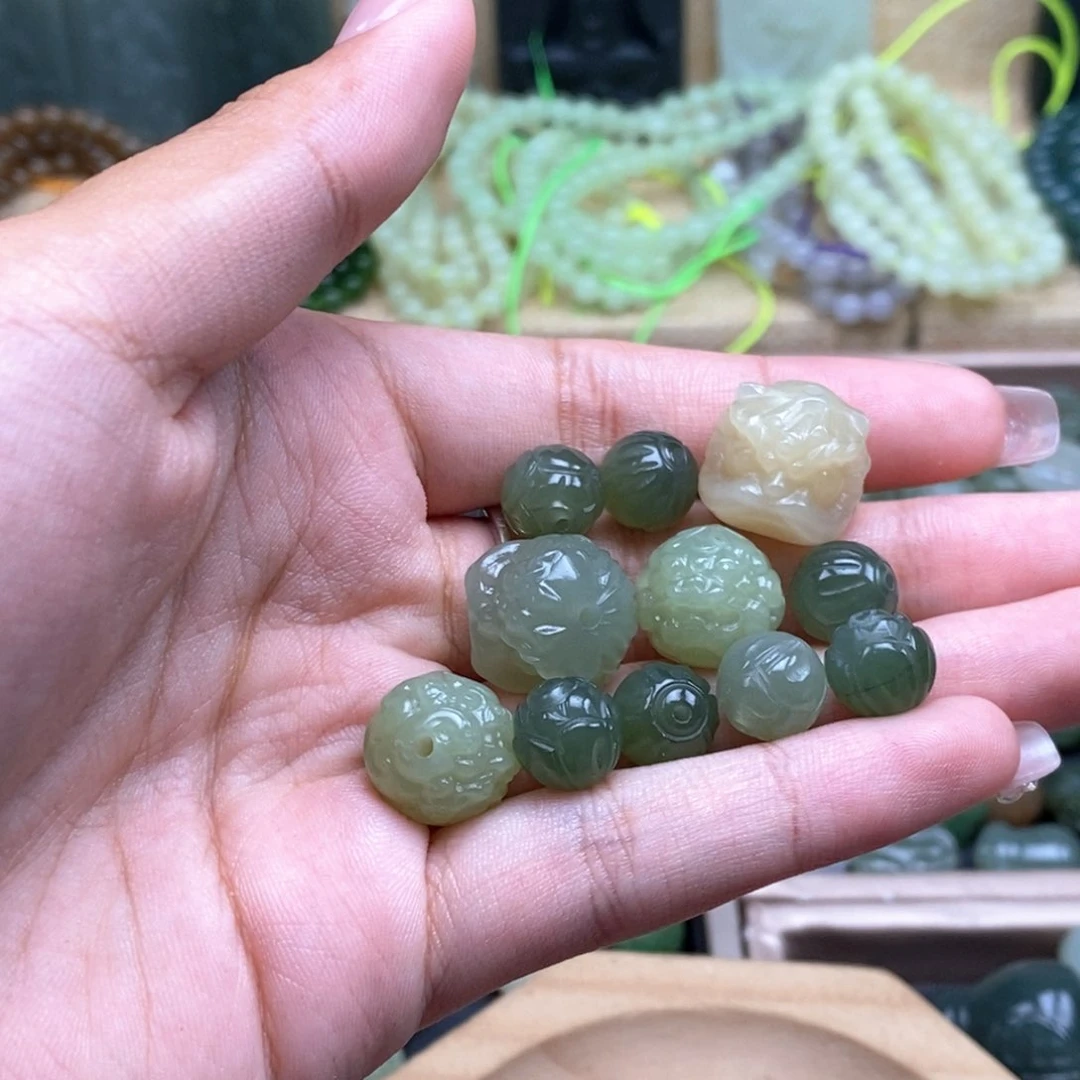 和田玉未镶嵌珠宝半成品