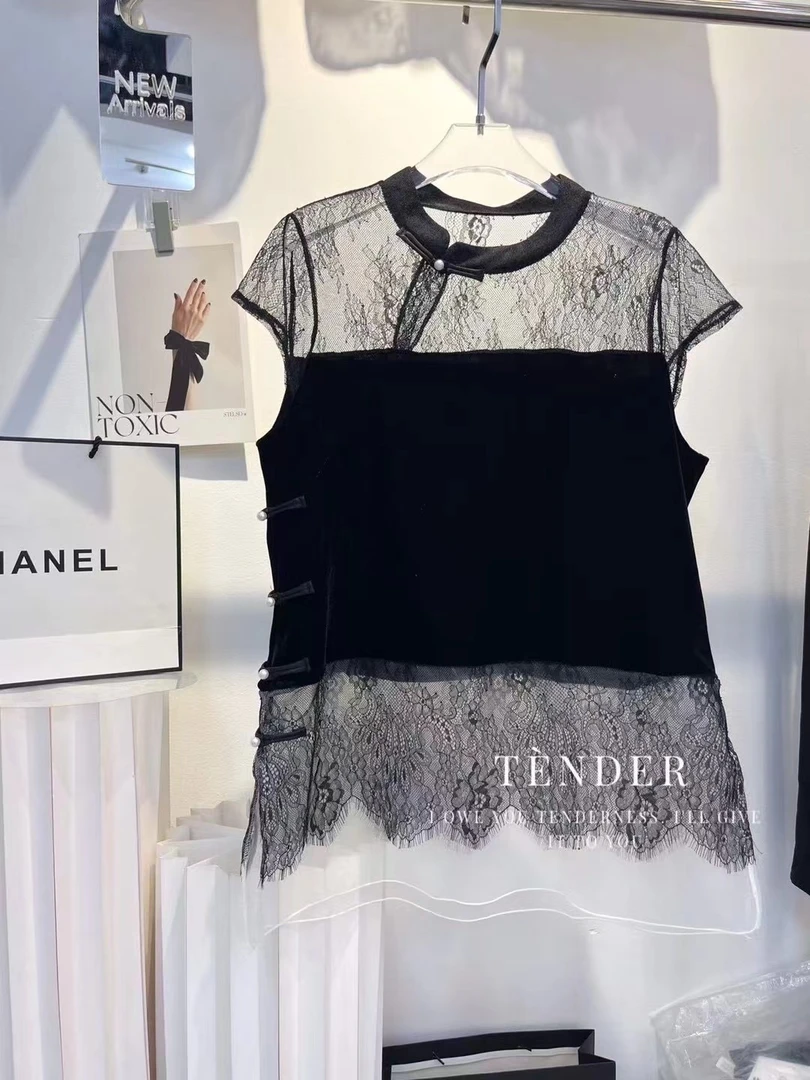 SS欧洲站2025夏季新款时尚减龄精致小众立领短袖丝绒拼接蕾丝上衣