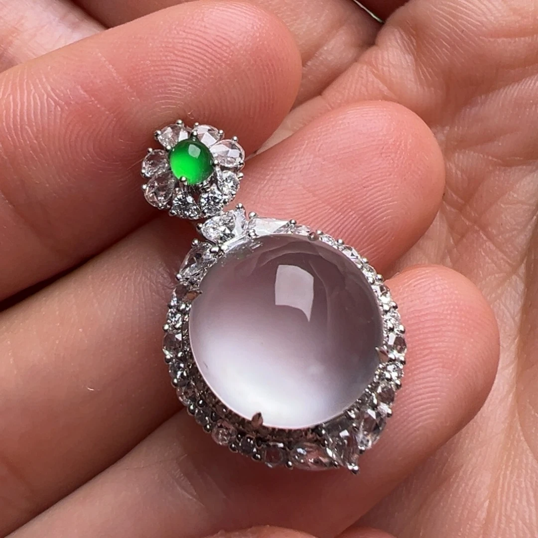 翡翠18K金镶嵌颈饰Y白冰蛋面