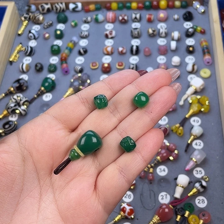 倾***叙玛瑙/玉髓未镶嵌饰品