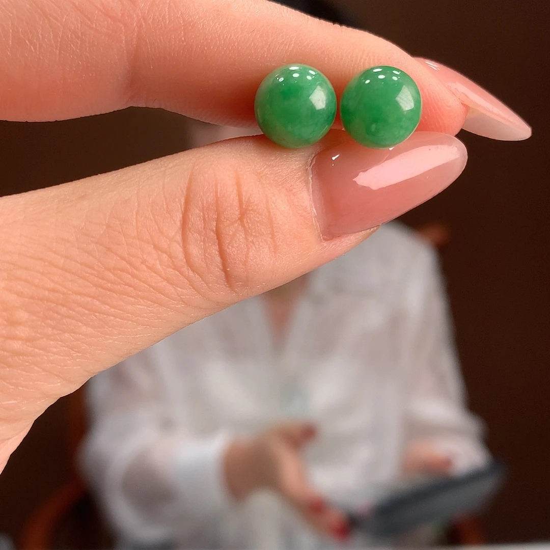 18K金镶嵌翡翠耳饰