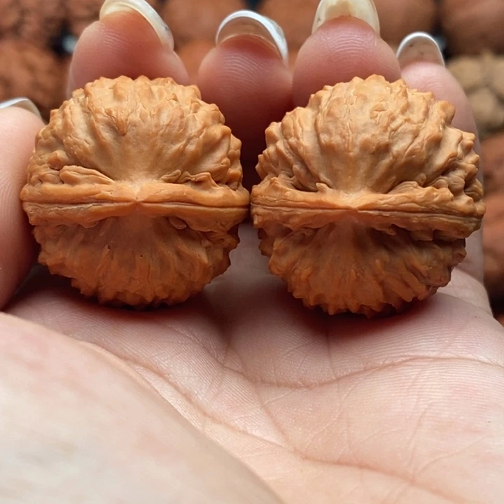 核桃精品文玩核桃手捻荔枝纹