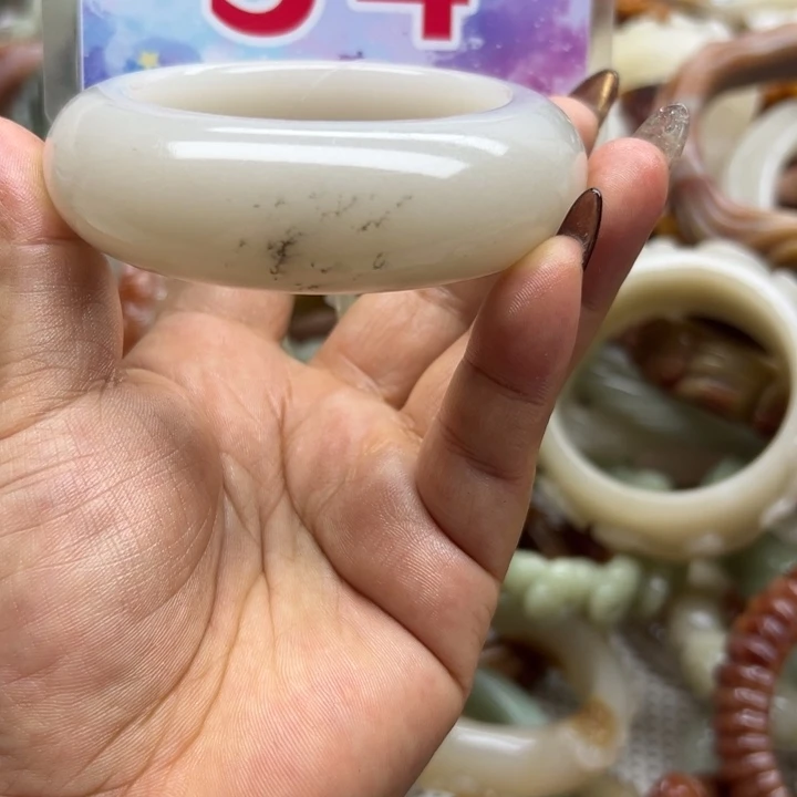 未镶嵌手镯石英岩玉