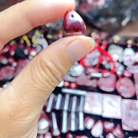 【闪购商品】天然辰砂天然原矿朱砂吊坠