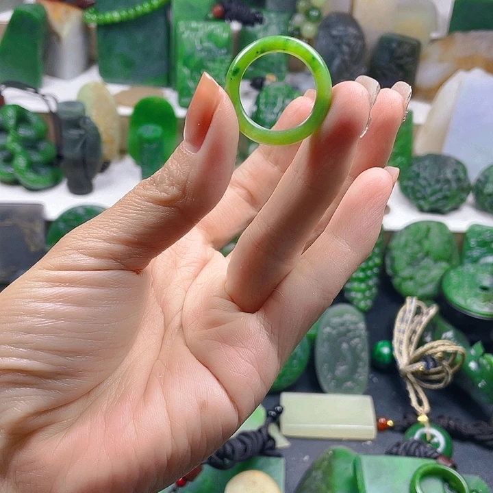 鲍***7未镶嵌和田玉珠宝半成品