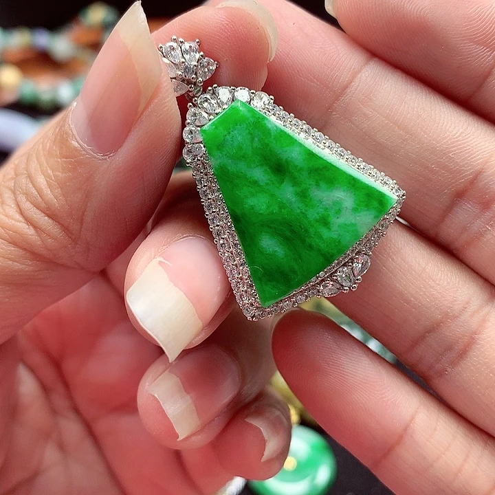 翡翠银S925镶嵌颈饰翡翠