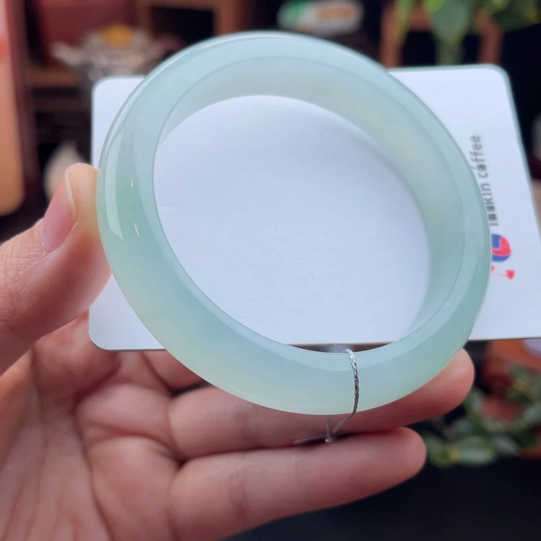 未镶嵌手镯翡翠晴水底