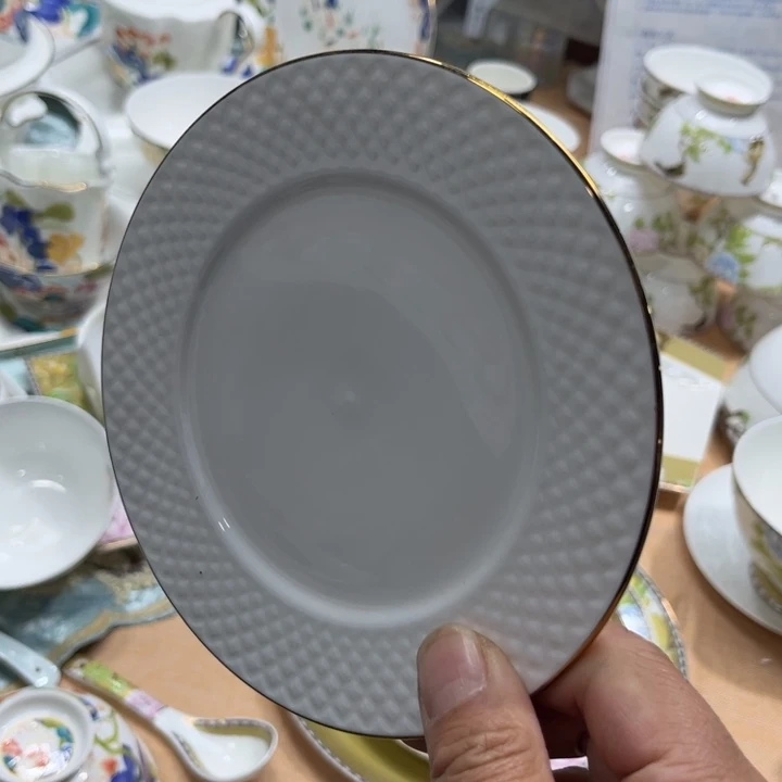 瓷片浮雕六寸骨碟六个微瑕