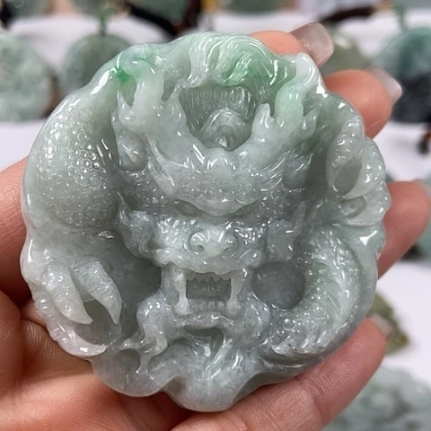 翡翠颈饰未镶嵌大龙行天下福利