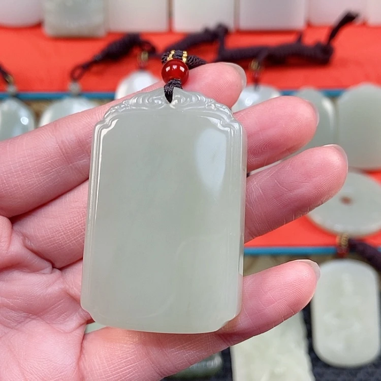 【闪购商品】颈饰未镶嵌和田玉