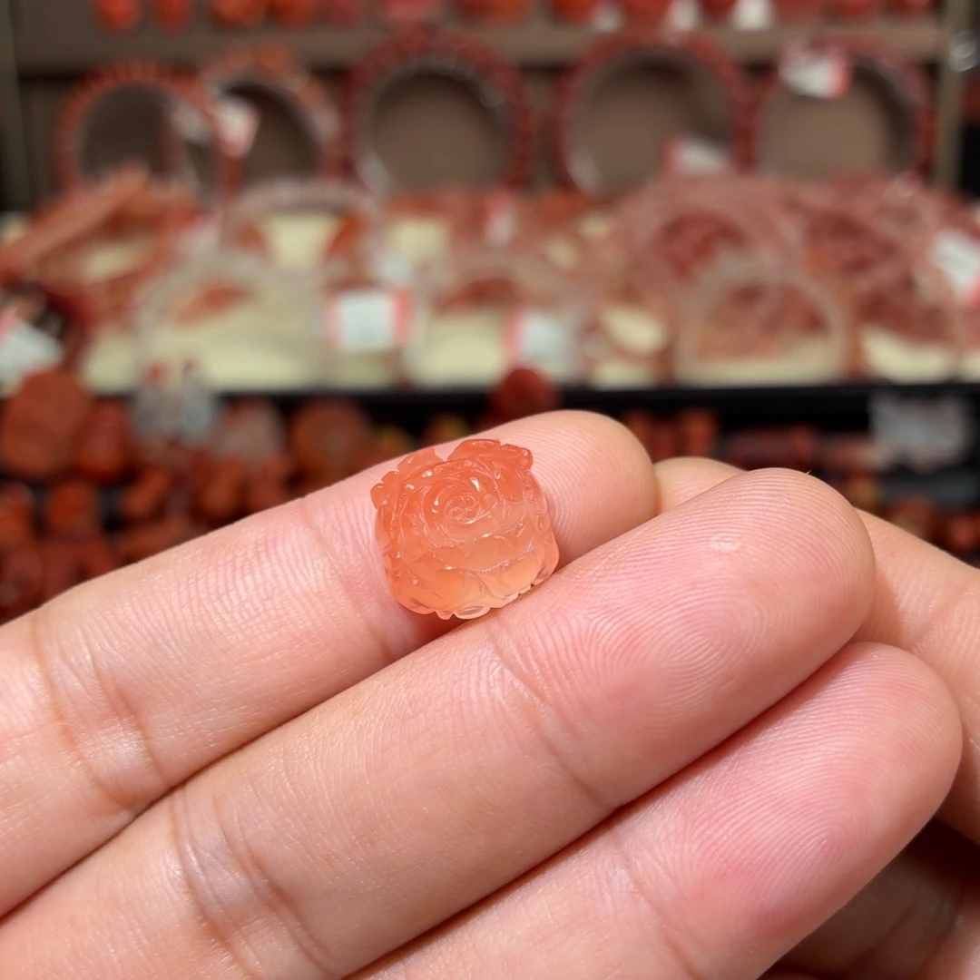 南红玛瑙未镶嵌颈饰牡丹花