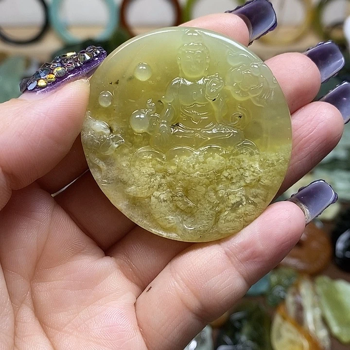 蛇纹石玉吊坠未镶嵌