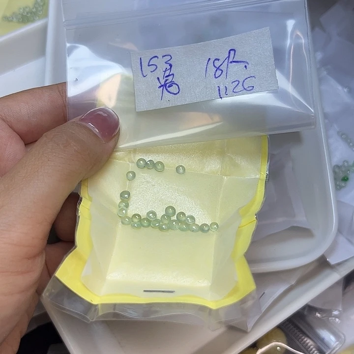 兔***秋定制翡翠未镶嵌不