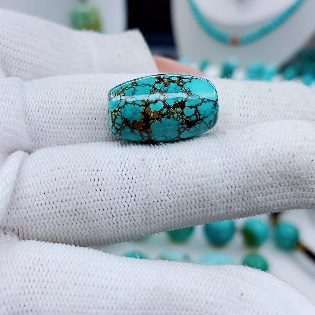 绿松石未镶嵌颈饰