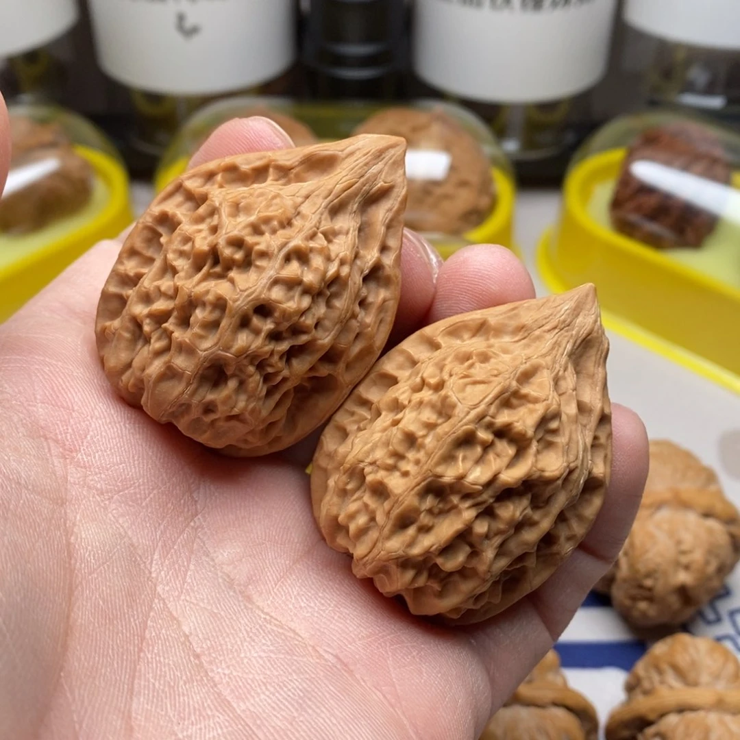 核桃把件野生鸭嘴兽